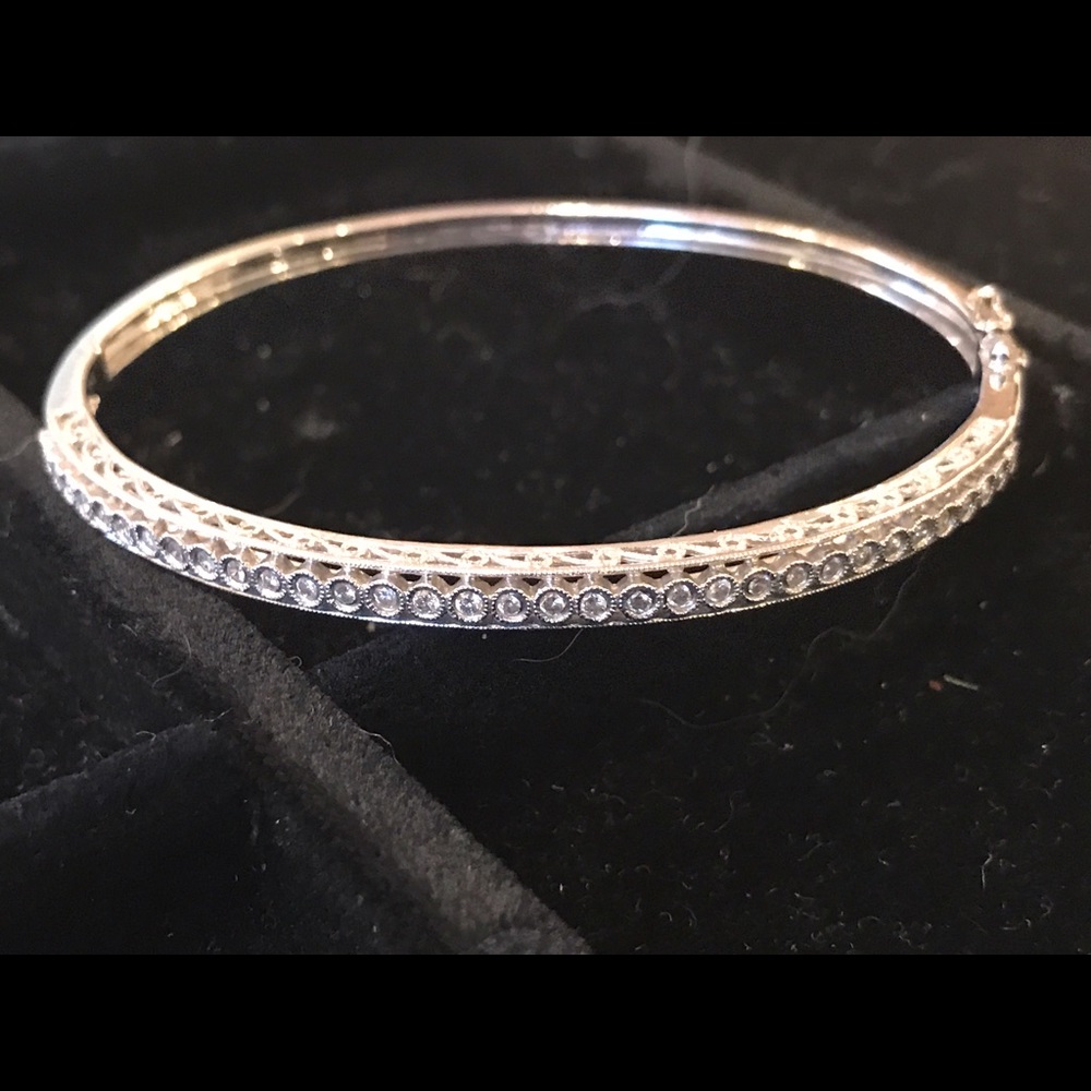 2 White gold diamond bracelets