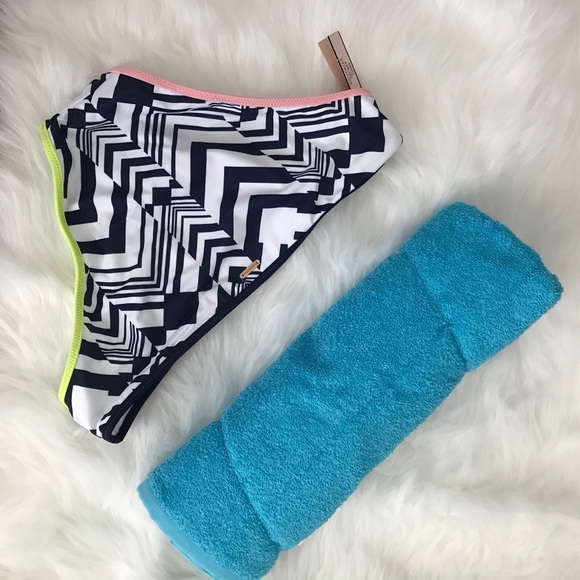 Victoria Secret🔥Price is Firm 🔥 - Picture 2 of 5