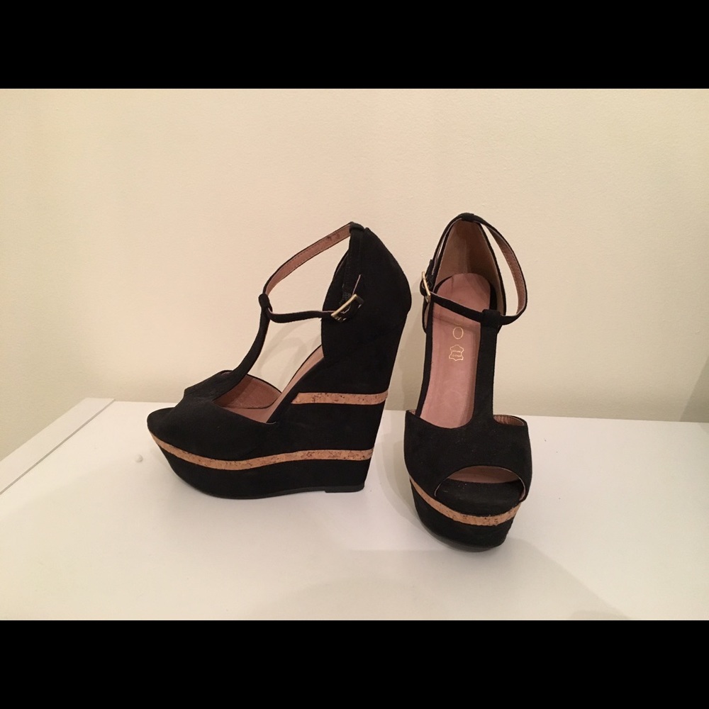 Aldo Platform shoes . Black