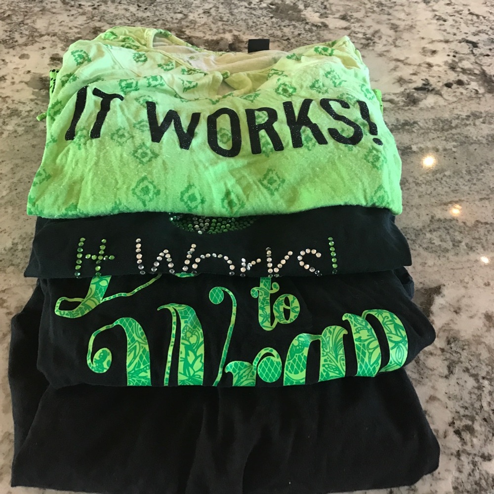 It Works shirt bundle