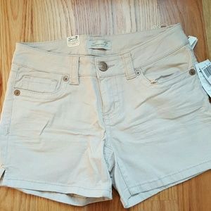 NEW Seven7 kaki shorts
