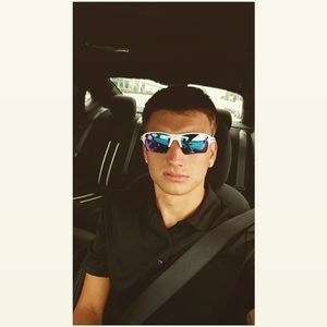 Meet your Posher, Zach