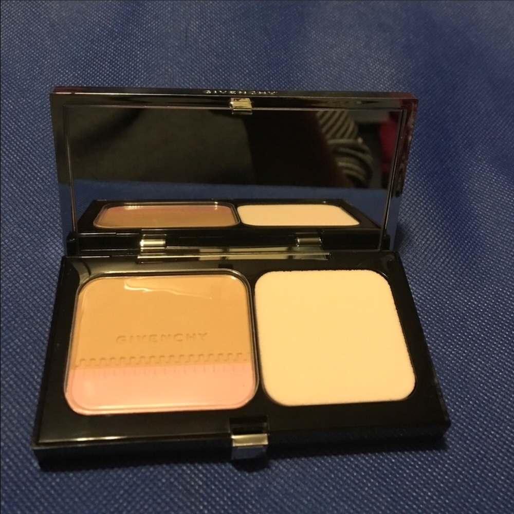 Givenchy #6 Elegant Gold