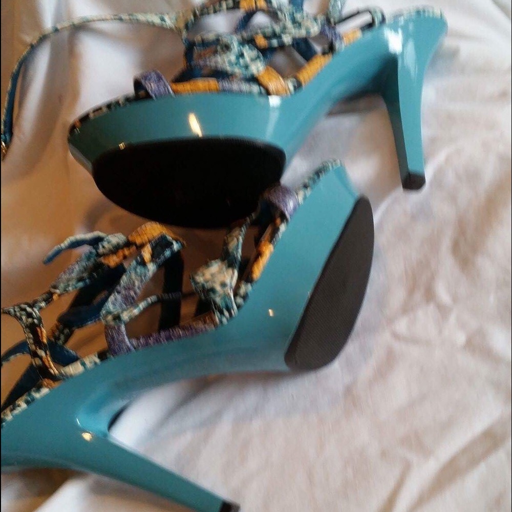 Rouge platform heels.