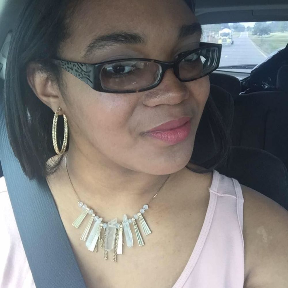Meet your Posher, Yasmine