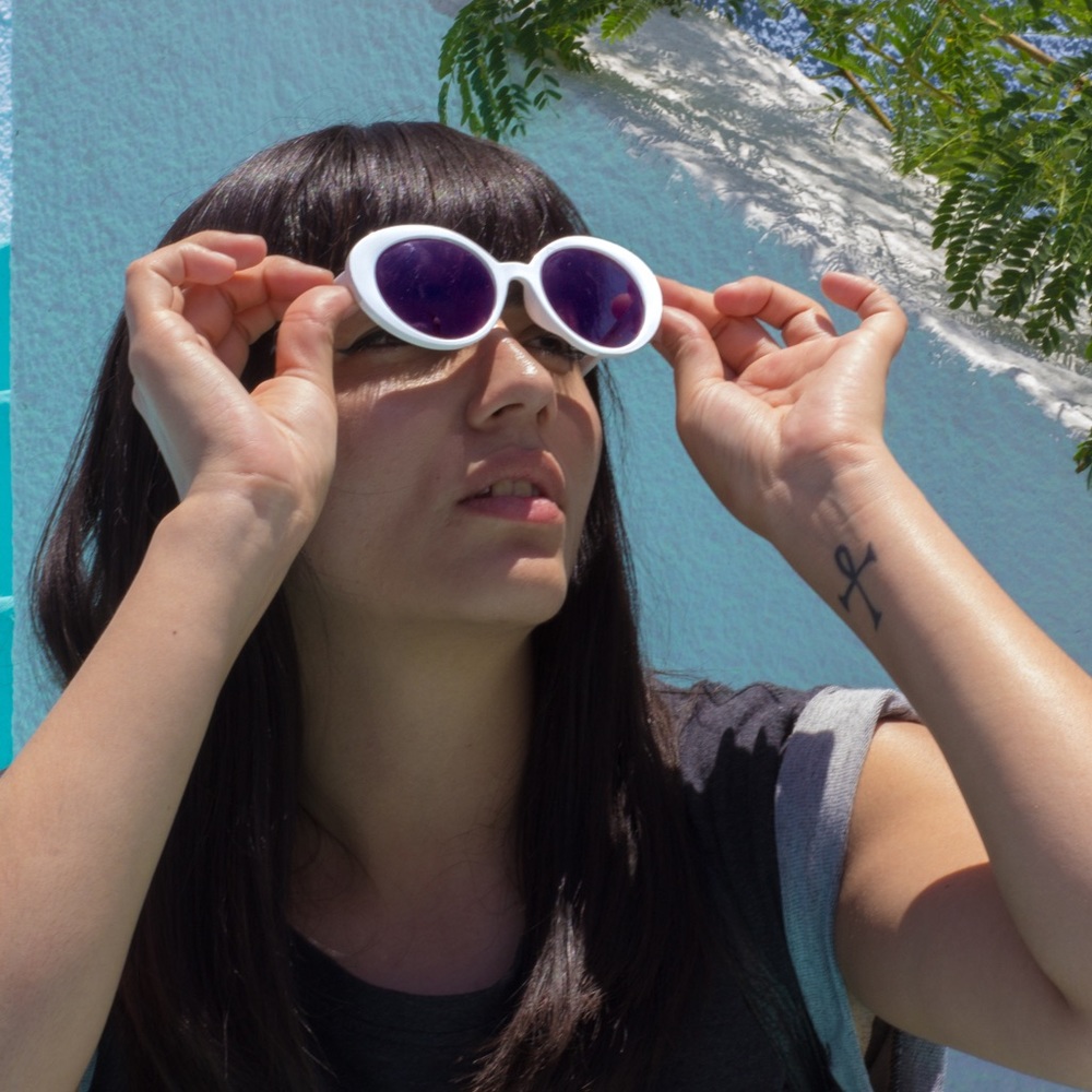 Meet your Posher, Mena