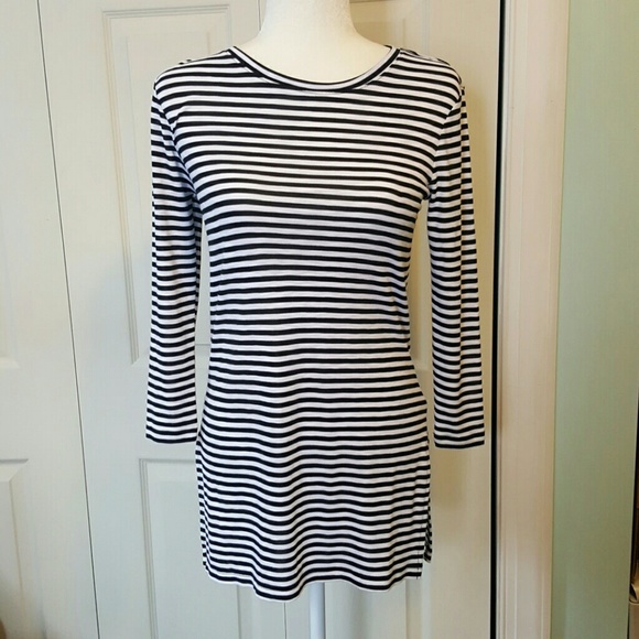 Old Navy Tops - Old Navy Black White Striped Tunic XS Long Sleeves