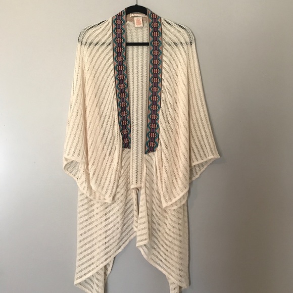 Embroidered Kimono - Picture 1 of 3