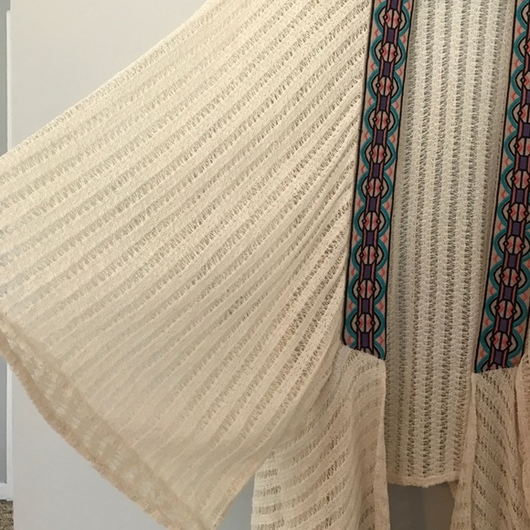 Embroidered Kimono - Picture 3 of 3