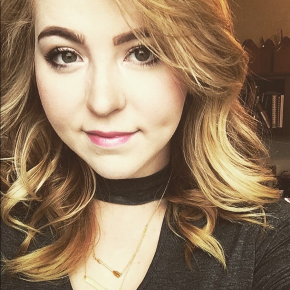 Meet your Posher, Amy - Picture 1 of 1