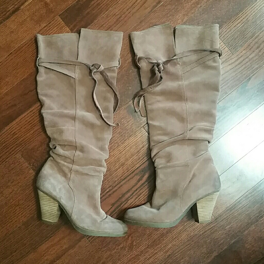 SALE Suede  nude tone tie string heel boo amazing