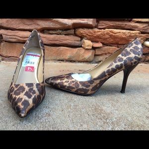 Nine West Brown & Gold Cheetah Print Heels