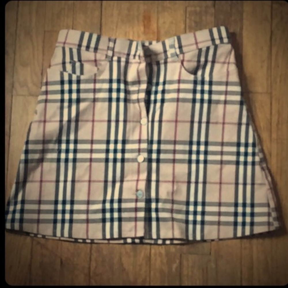 TAKE 20% OFF TODAY ONLY ❤️ Burberry mini skirt