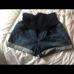 Liz Lange maternity shorts large