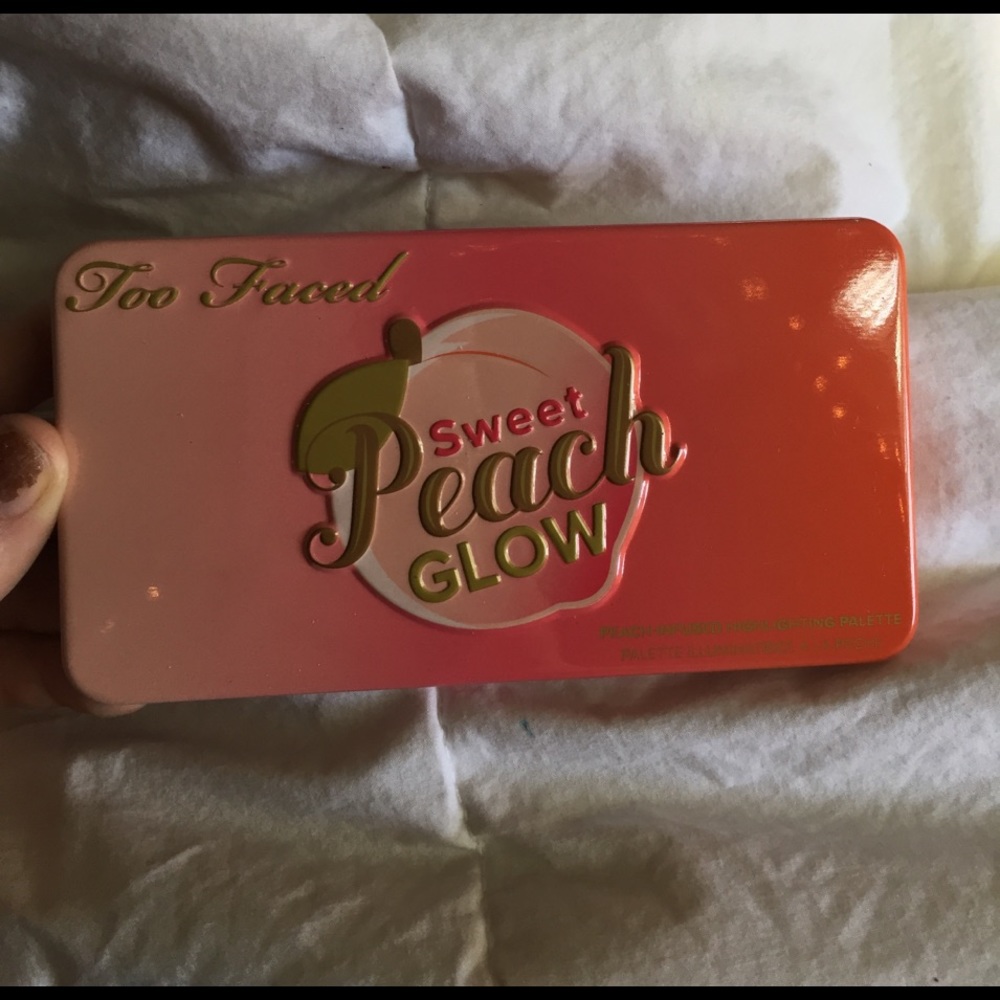 SALE Too Faced sweet peach glow palette