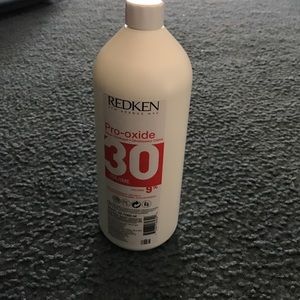 Redken 30 volume developer