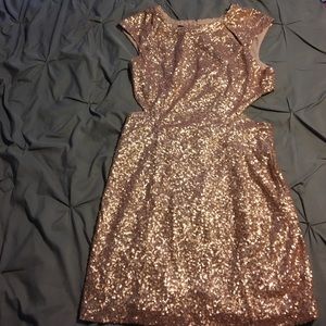 Gorgeous, gold sequin dress