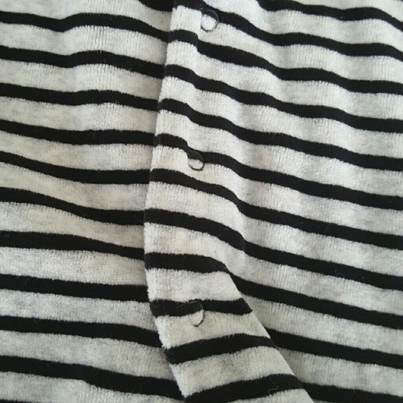 Adorable bay feetie tux pajamas - Picture 3 of 3