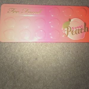 Too faced sweet peach palette