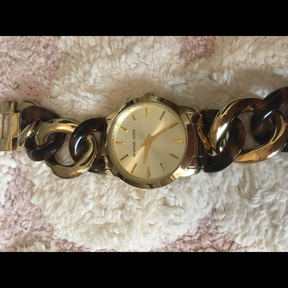 Michael Kors Chain watch - Picture 2 of 3