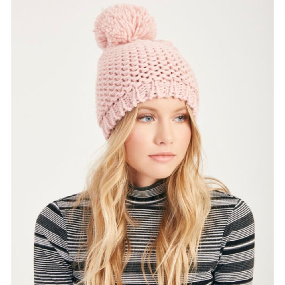 NWT Pom Pom textured knit beanie