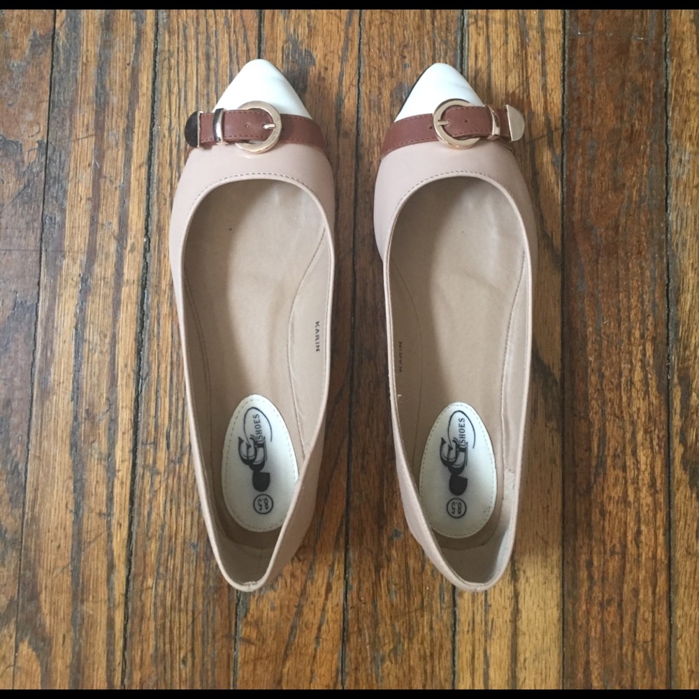 Nude flats with buckle