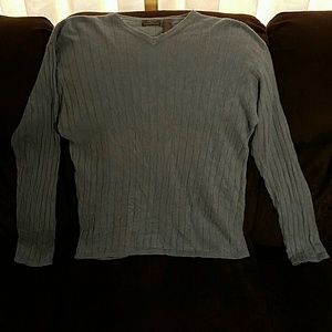 Crazy Horse V-neck, lightweight sweater