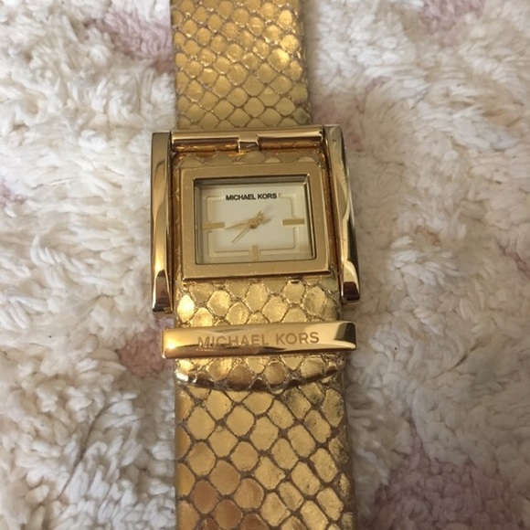 Michael Kors Gold Watch - Picture 2 of 3