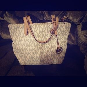 Michael kors handbag 👜