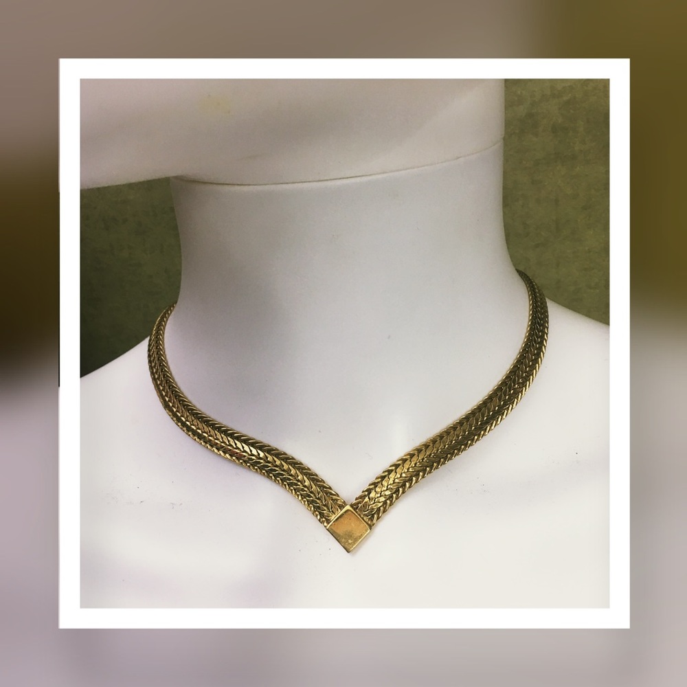 Vintage Gold Tone Necklace