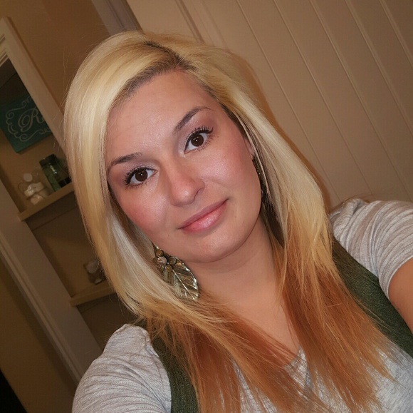 Meet your Posher, Ashley - Picture 1 of 1