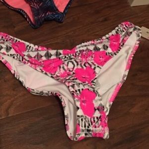 Victoria secret bottoms size Small