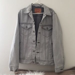 Grey Levi's Denim Jacket!