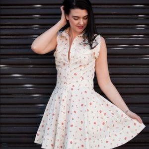 VAUTE Kelsey Dress in Organic Strawberries print