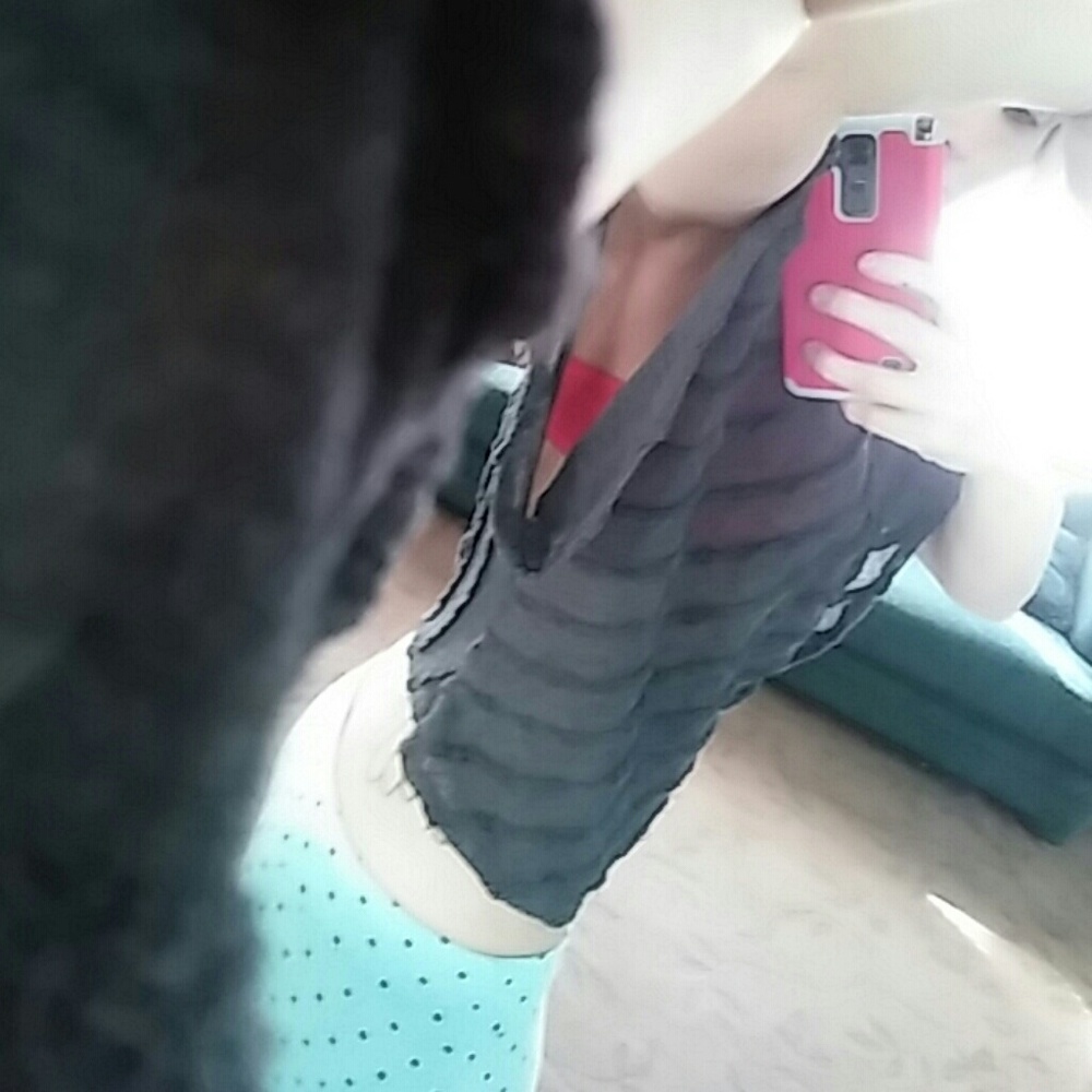 Gray Ruffled Top - Picture 4 of 4