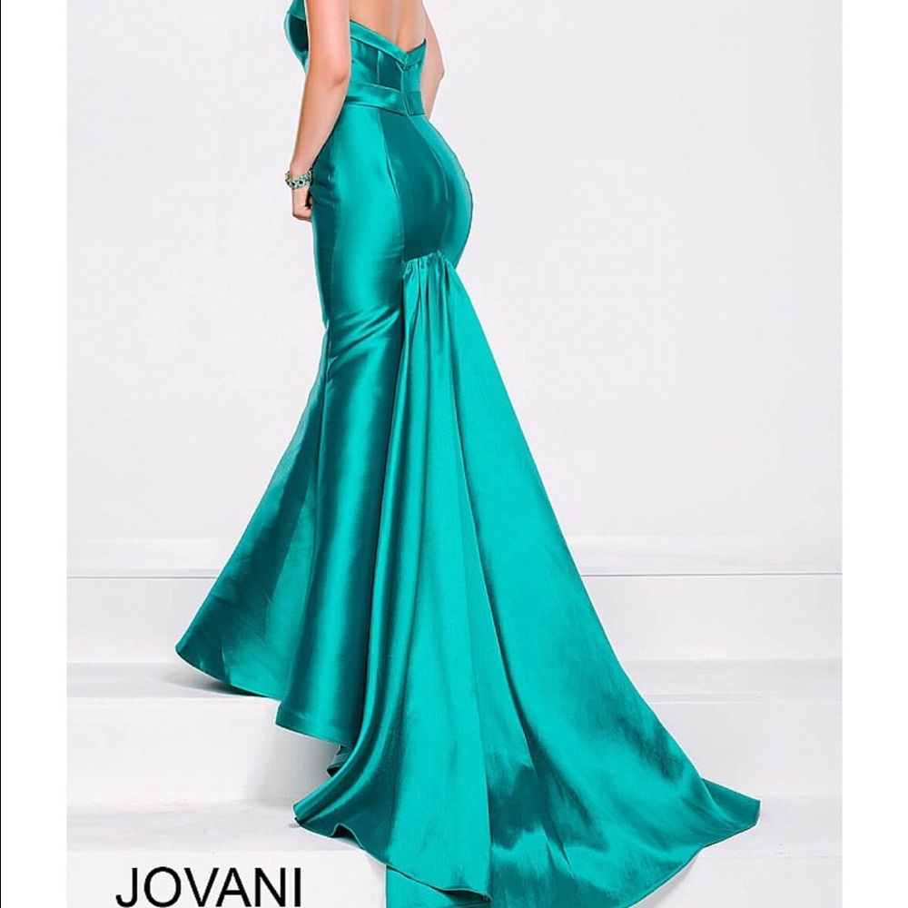 Prom/Formal Dress - Picture 2 of 3