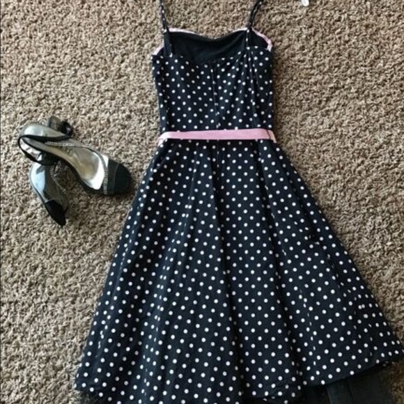 Cute pink polkadot dress - Picture 2 of 5