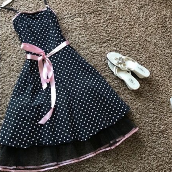 Cute pink polkadot dress - Picture 3 of 5