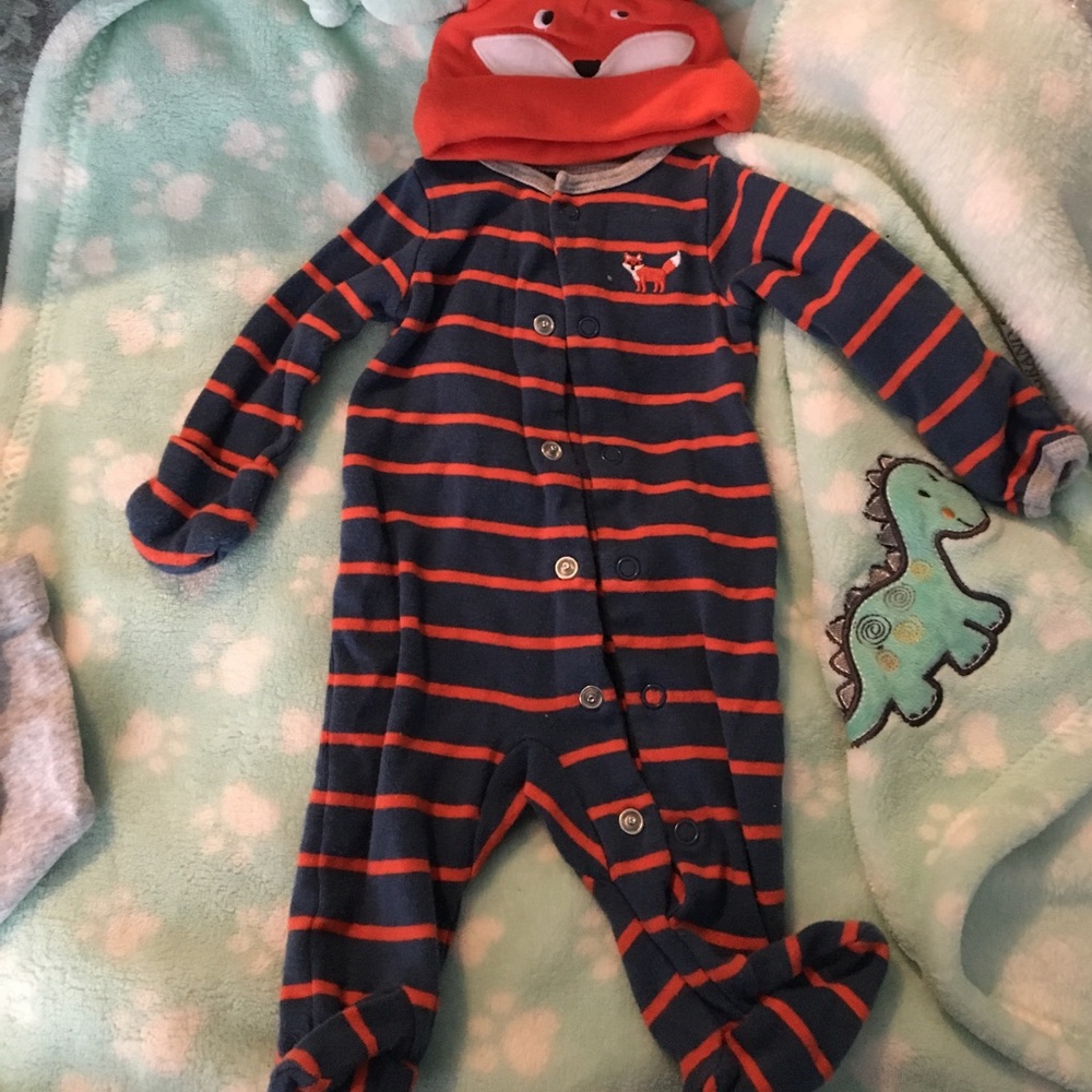 Clothes - Picture 2 of 4