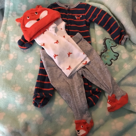 Clothes - Picture 1 of 4