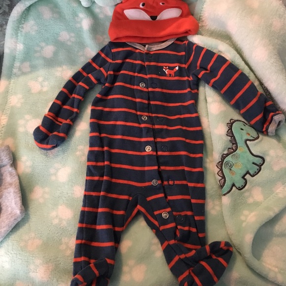 Clothes - Picture 2 of 4