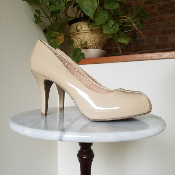 SM New York Shoes - NWB.....patent leather heels