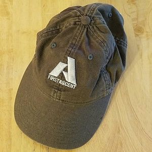 Eddie Bauer hat.