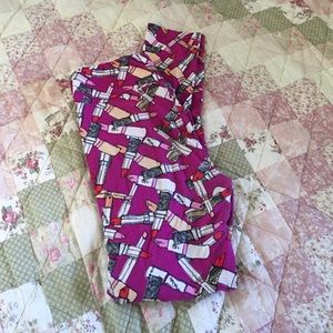 OS Lipstick Leggings