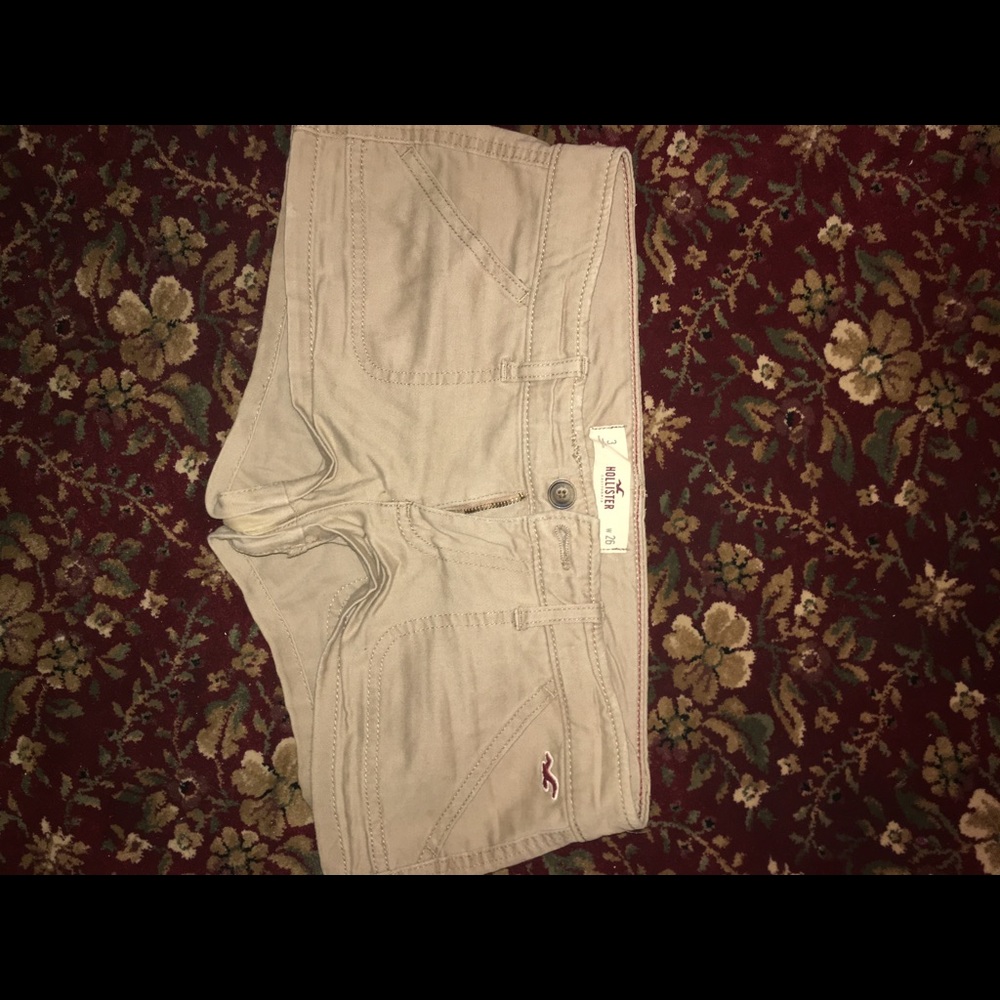 Hollister khaki shorts