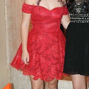 Size 4 stretchy prom/formal dress. Worn once