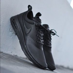 nike air max thea triple black