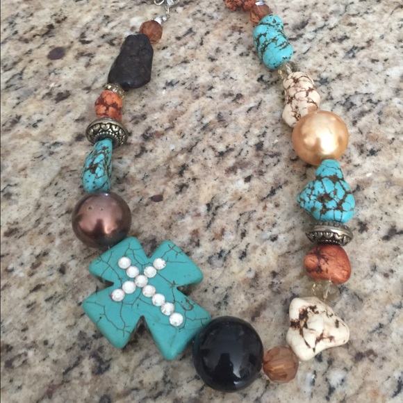 Vintage cross necklace - Picture 2 of 2