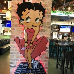 Meet your Posher, Noelia