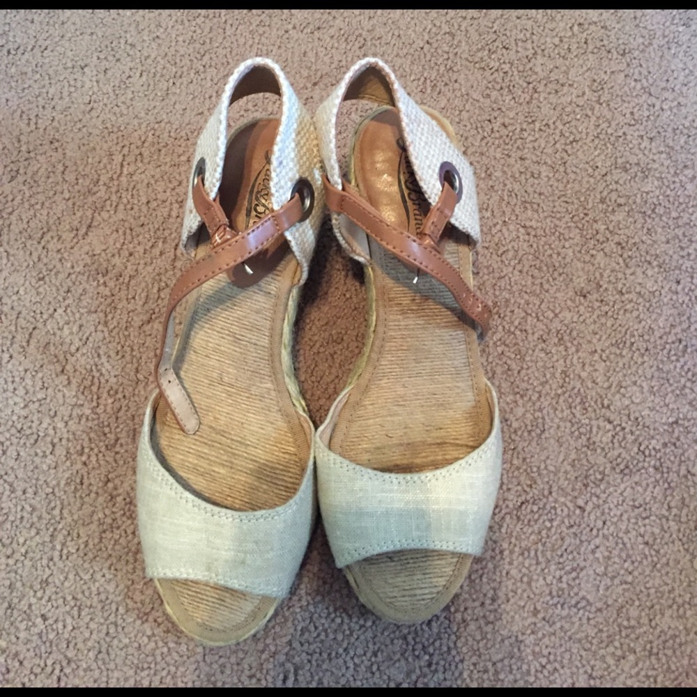 Tan Wedges